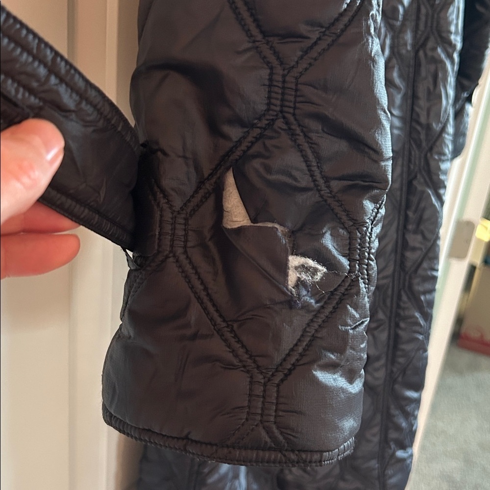 GANNI Women's Elegant Navy Shiny Quilted Coat - Picture 10 of 15